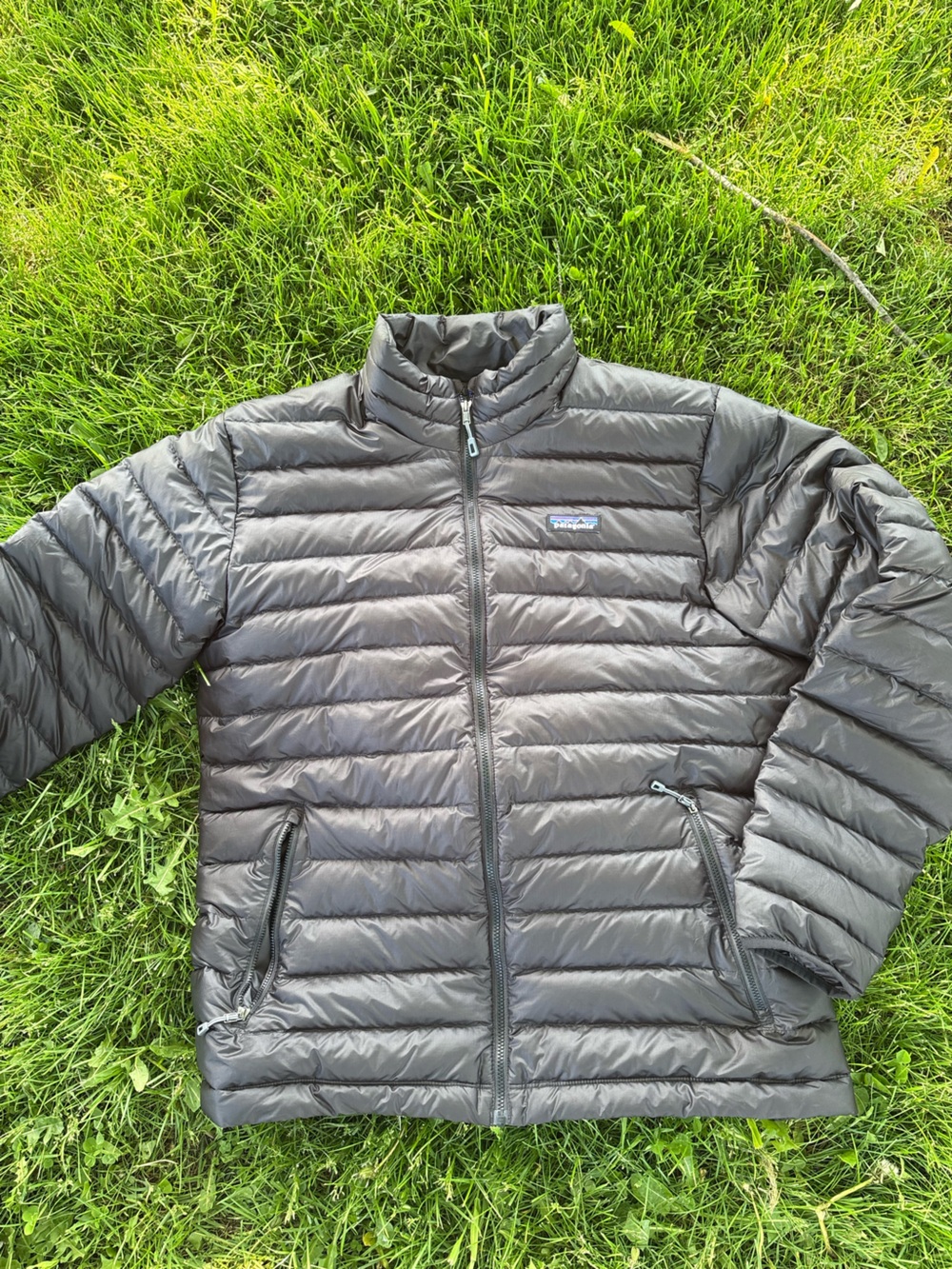 Patagonia Men's Down Sweater Jacket - Black - Picture 3 of 6